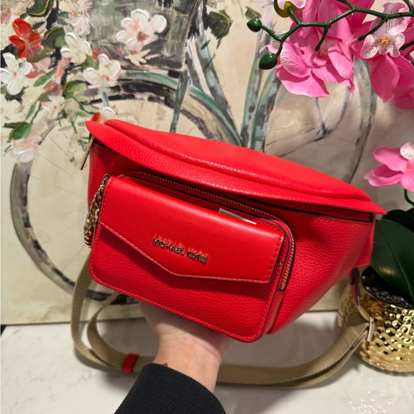 SALE🤍MICHAEL KORS leather maisie 2 in 1 waist pack ❤️ - Picture 5 of 15